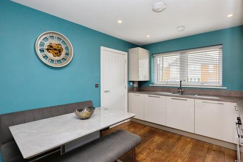 2 bedroom end of terrace house for sale, Skipper Walk, Ashford, TN24 9