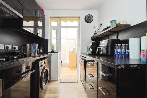 2 bedroom ground floor flat for sale, Rodway Road, Patchway, Bristol