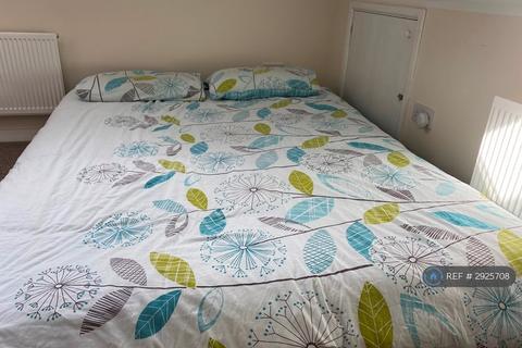 1 bedroom in a house share to rent, Walford Road, Uxbridge, UB8