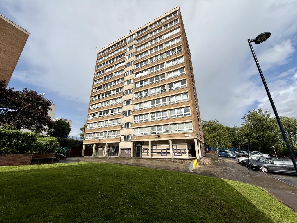 2 bedroom flat for sale