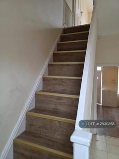 2 bedroom terraced house to rent, Fram St, Salford, M6