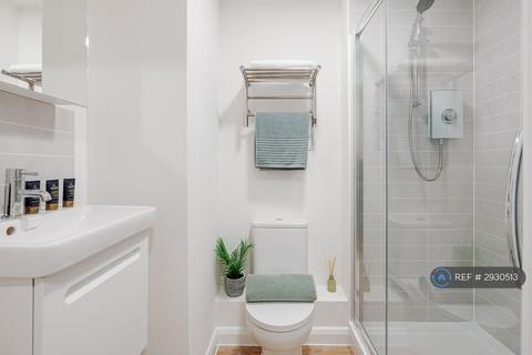 Studio to rent, Neal Drive, Cambridge, CB4