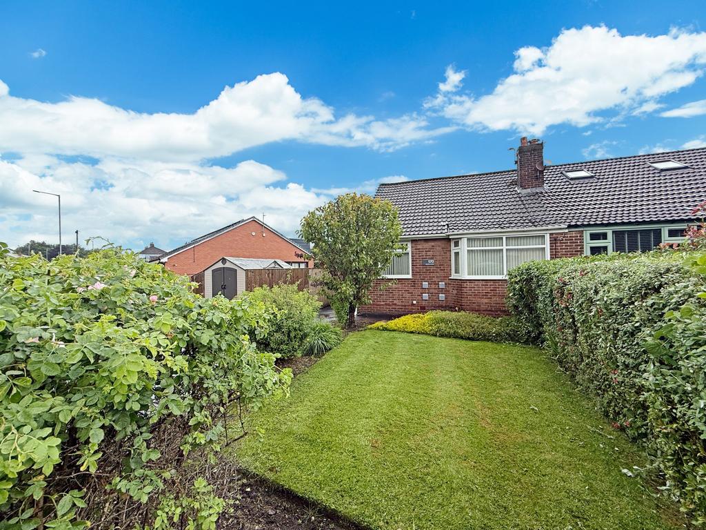 2 bedroom semi-detached bungalow for sale
