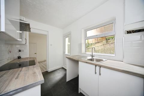 3 bedroom end of terrace house for sale, Hartley Road, Luton