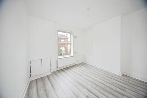 3 bedroom end of terrace house for sale, Hartley Road, Luton