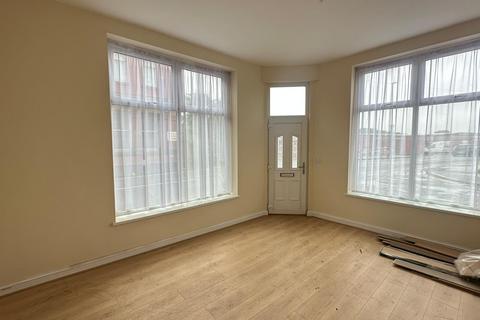 2 bedroom apartment to rent, Queensway