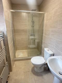 2 bedroom apartment to rent, Queensway