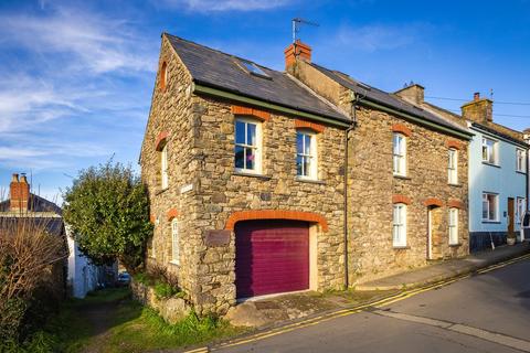 5 bedroom end of terrace house for sale, Catherine Street, St Davids SA62