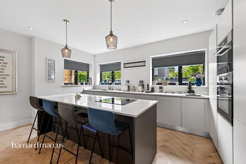 5 bedroom townhouse for sale, Windsor Gardens, Epsom