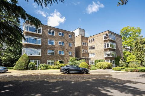 3 bedroom flat for sale, Buckingham Close, Guildford