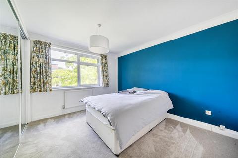 3 bedroom flat for sale, Buckingham Close, Guildford