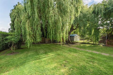 2 bedroom detached house for sale, Saunders Lane, Woking, GU22