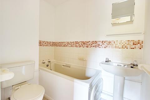 Studio to rent, Waterside, Uxbridge UB8