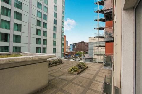 Studio to rent, Bute Terrace, CARDIFF