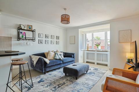 2 bedroom flat for sale, Hoopers, 32 Carters Avenue, Poole, BH15