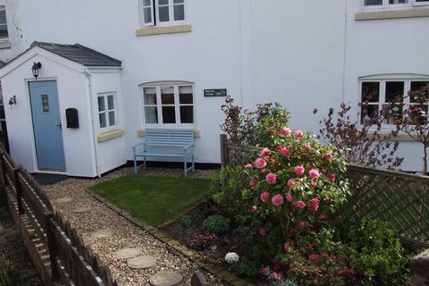 2 bedroom terraced house to rent, The Square, Lymm