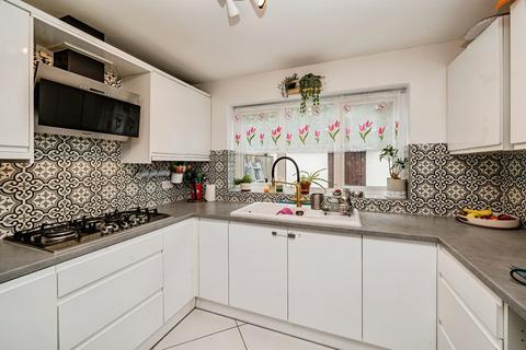 3 bedroom terraced house for sale, Barnard Crescent, Aylesbury