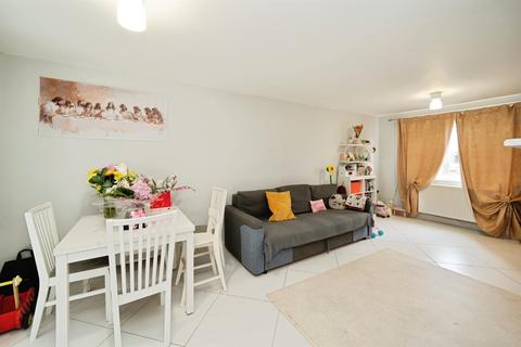 3 bedroom terraced house for sale, Barnard Crescent, Aylesbury