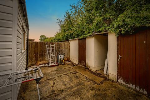 3 bedroom terraced house for sale, Barnard Crescent, Aylesbury