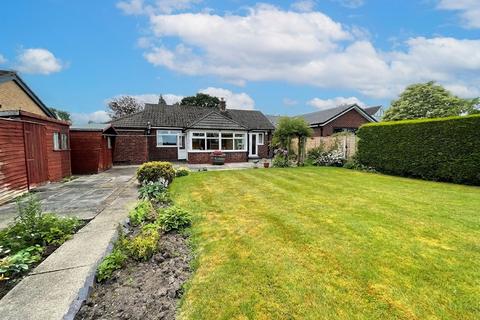 2 bedroom detached bungalow for sale, Common Lane, Lach Dennis, CW9