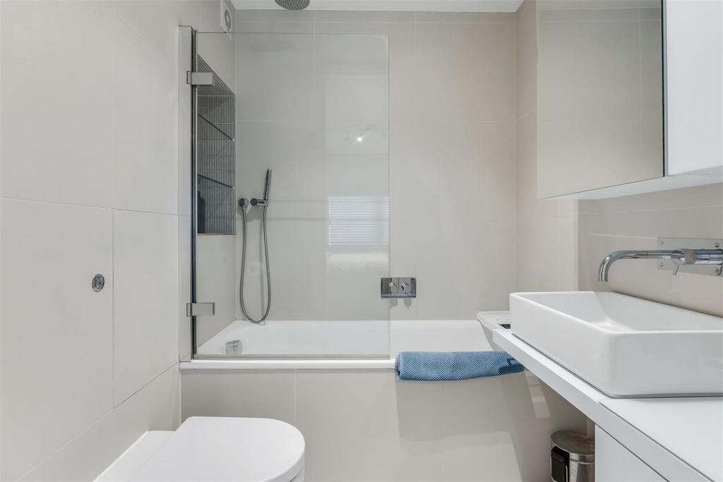 Third En-suite Bathroom