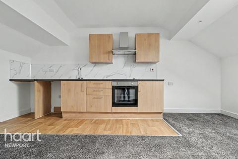 2 bedroom flat to rent, Commercial Street, NEWPORT