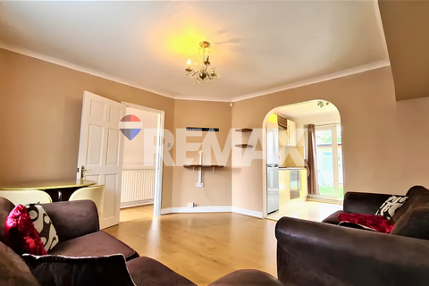 2 bedroom terraced house to rent, Stonard Road, Dagenham RM8