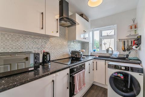 1 bedroom maisonette for sale, Wharf Road, Grays, Essex, RM17