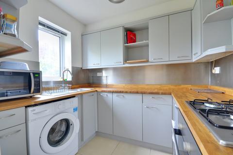 2 bedroom flat to rent, Philpots Close, Yiewsley, West Drayton, UB7