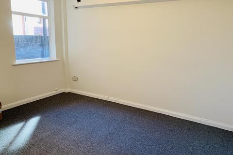 1 bedroom flat to rent, Doncaster Road, SCUNTHORPE