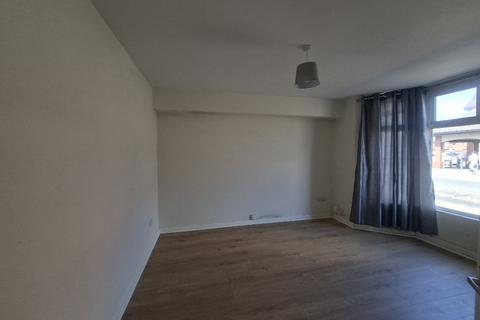 1 bedroom flat to rent, Doncaster Road, SCUNTHORPE
