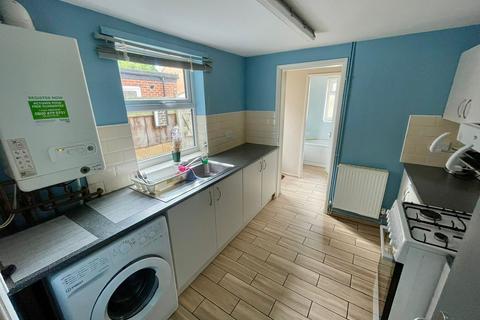 3 bedroom terraced house to rent, Tavistock Street, HULL