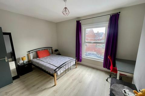 3 bedroom terraced house to rent, Tavistock Street, HULL