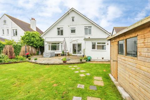 4 bedroom detached house for sale, Tennyson Road, Bognor Regis, West Sussex, PO21