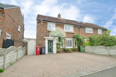4 bedroom semi-detached house to rent, Langley SL3