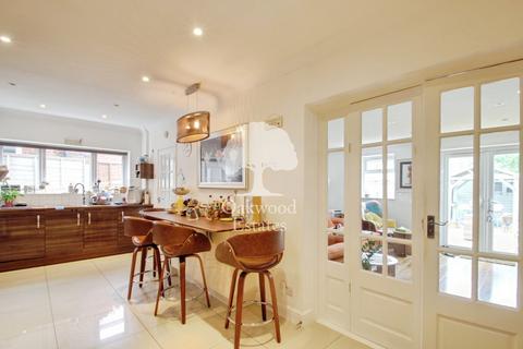 4 bedroom semi-detached house to rent, Langley SL3