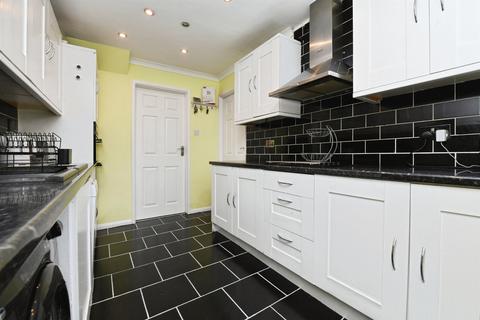 3 bedroom end of terrace house for sale, Readers Court, Chelmsford