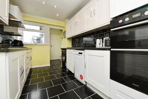 3 bedroom end of terrace house for sale, Readers Court, Chelmsford