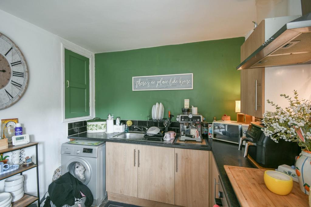 House in Newcastle upon Tyne, Cowgate, Kenton - More
