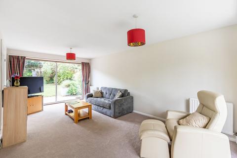 4 bedroom detached house for sale, Weylea Avenue, Surrey GU4