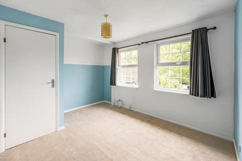 4 bedroom detached house for sale, Weylea Avenue, Surrey GU4