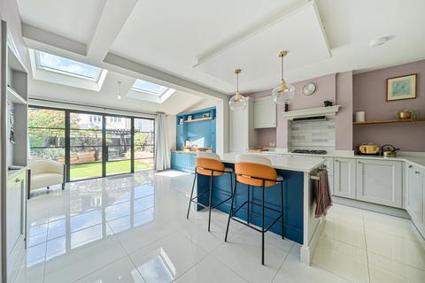 Taunton Avenue, Raynes Park, London, SW20