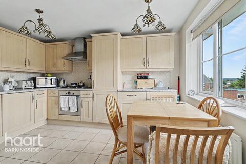 2 bedroom apartment for sale, Stoneleigh Road, Clayhall