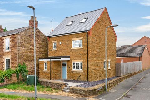 3 bedroom detached house for sale, High Street, Kettering NN14