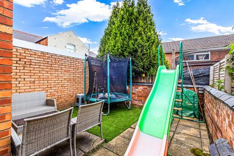 2 bedroom terraced house for sale, Vernon Road, Aylestone, Leicester