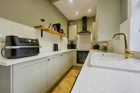 2 bedroom terraced house for sale, Throstle Mount, Luddendenfoot, Halifax