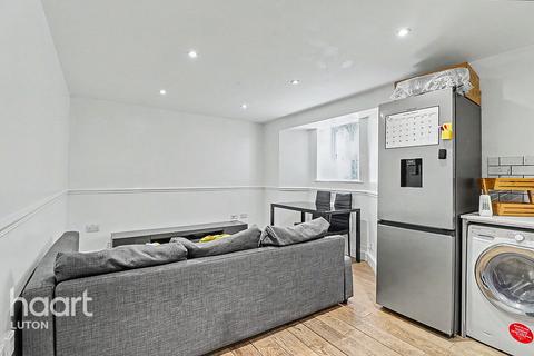 1 bedroom apartment for sale, Downs Road, Luton