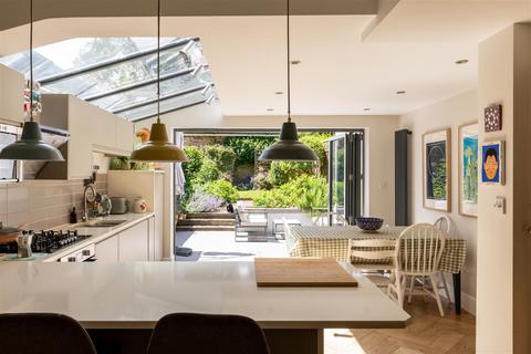 4 bedroom terraced house for sale, Oakhill Road, Reigate