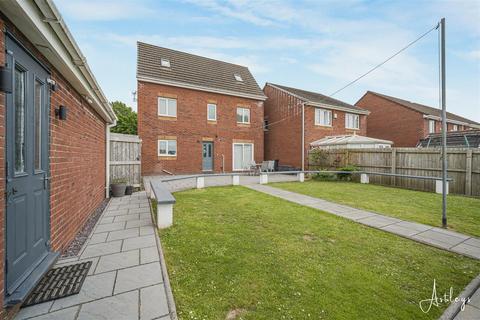 4 bedroom detached house for sale, May Drew Way, Neath