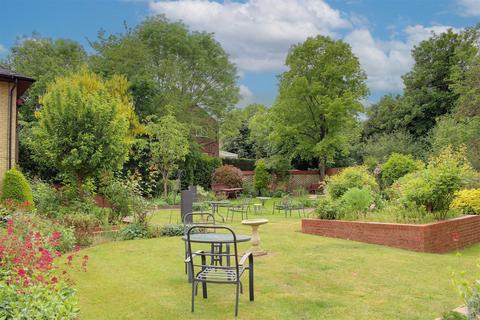 2 bedroom retirement property for sale, Billy Lows Lane, Potters Bar EN6